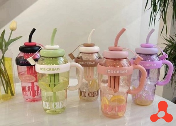 BÌNH NƯỚC ICE CREAM 1400ML KÈM ỐNG HÚT