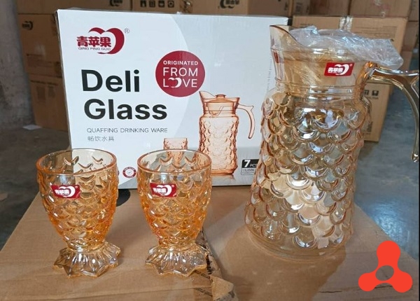 BỘ BÌNH THUỶ TINH DELI VÀNG KÈM 6 LY VẢY CÁ YZH-34L76 (T6)