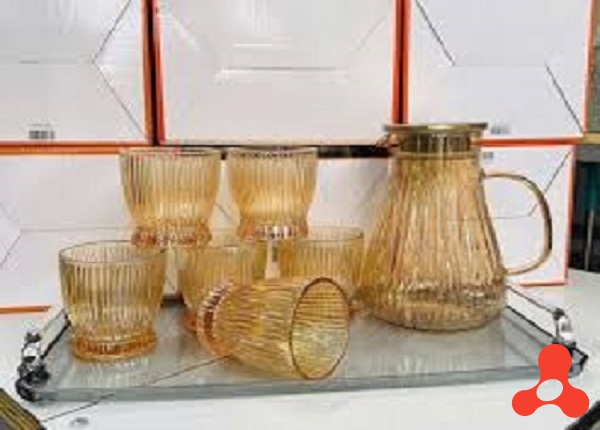 BỘ BÌNH THỦY TINH VÀNG KÈM 6 LY SỌC MAX 1021A