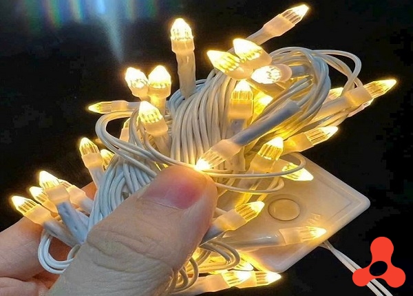 DÂY ĐÈN LED KIM CƯƠNG MÀU VÀNG 7M 32 BÓNG IC LỚN