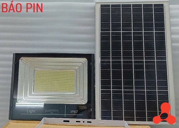 ĐÈN PHA NLMT 800W SOLAR HIỂN THỊ PIN - 9 PIN