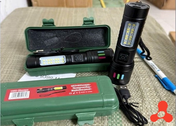 ĐẺN PIN ĐA CHỨC NĂNG ZOOM SÁNG MẠNH
