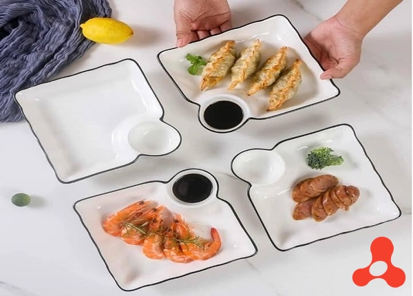 ĐĨA SỨ VUÔNG VIỀN ĐEN KÈM KHAY CHẤM