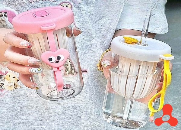 LY THUỶ TINH DETOX CÓ LỌC TRÀ VÀ ỐNG HÚT 450ML (T68)