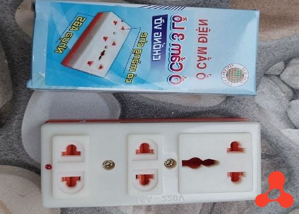 Ổ CẮM ĐIỆN 3 LỖ CÓ MÀNG CHE LOẠI TỐT