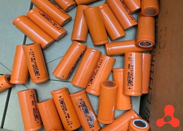 PIN SẠC 18500 DUNG LƯỢNG 2200MAH 3.7V MÀU CAM