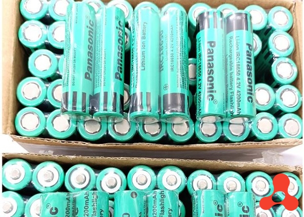 PIN SẠC 18650 4.2V 4200MAH PANASONI ĐẦU NHỌN