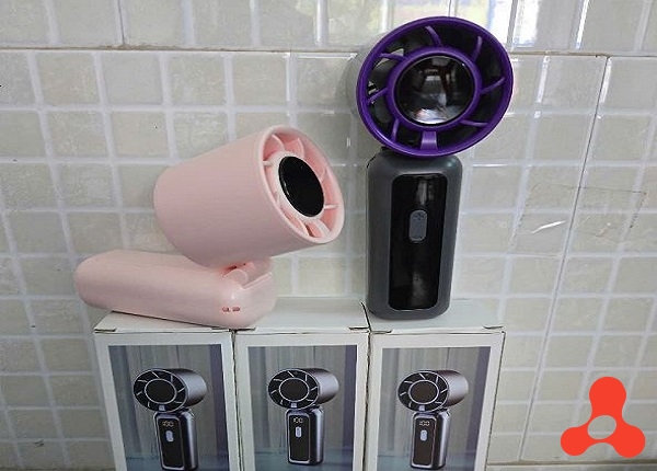QUẠT TÍCH ĐIỆN CẦM TAY 100 CẤP ĐỘ GIÓ GẤP GỌN R3